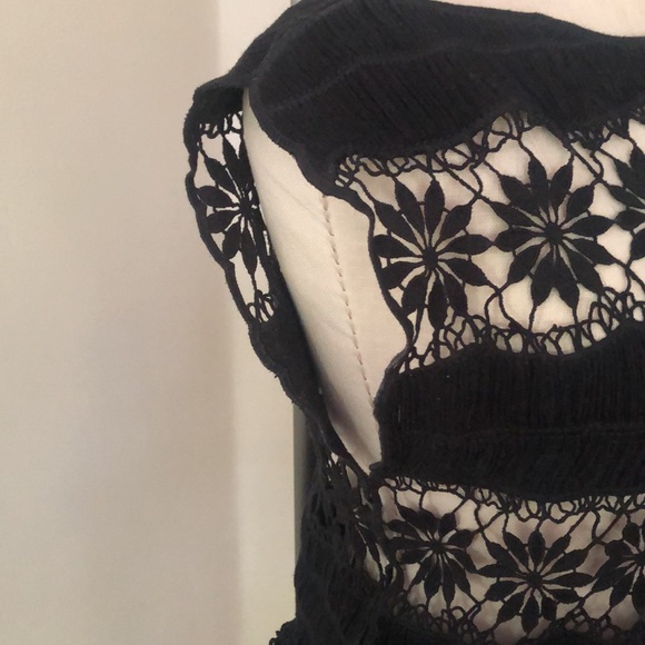 Alice and Olivia crochet sleeveless top sz XS - Picture 7 of 8